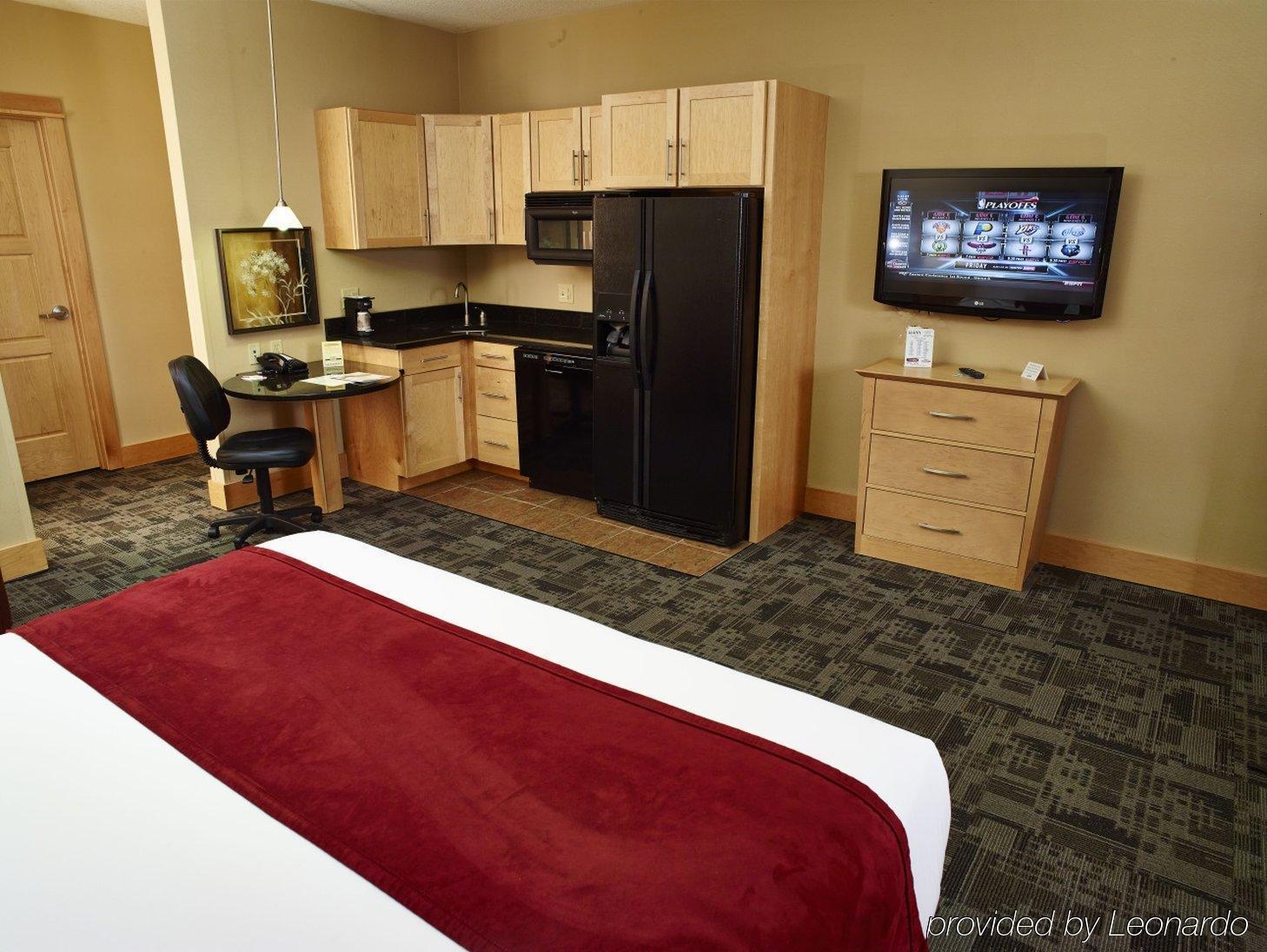 Livinn Hotel Minneapolis North / Fridley Экстерьер фото