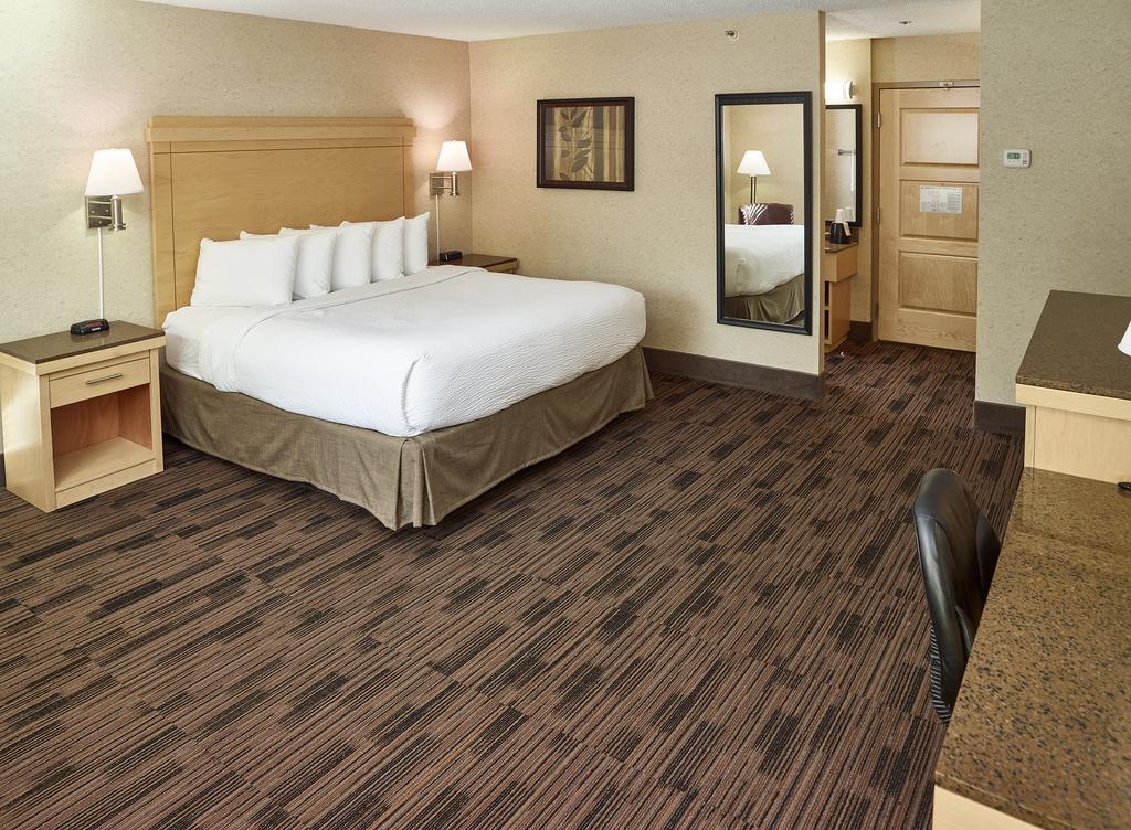 Livinn Hotel Minneapolis North / Fridley Экстерьер фото