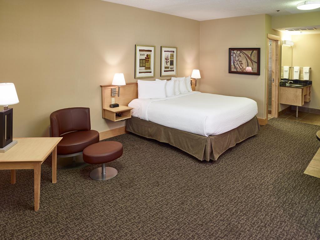Livinn Hotel Minneapolis North / Fridley Экстерьер фото
