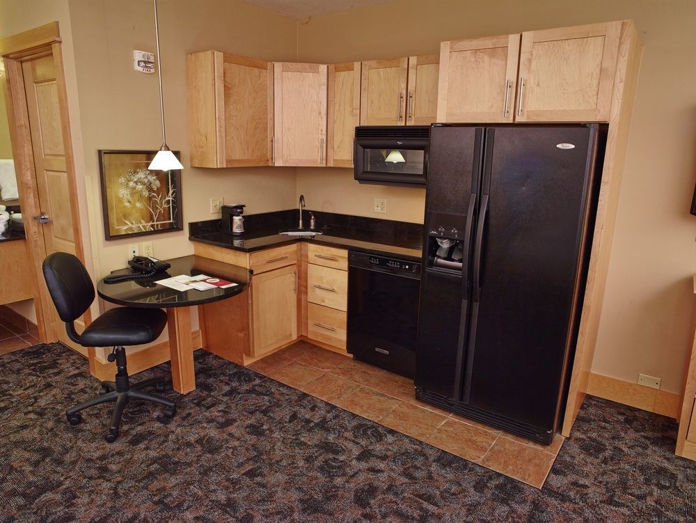 Livinn Hotel Minneapolis North / Fridley Экстерьер фото