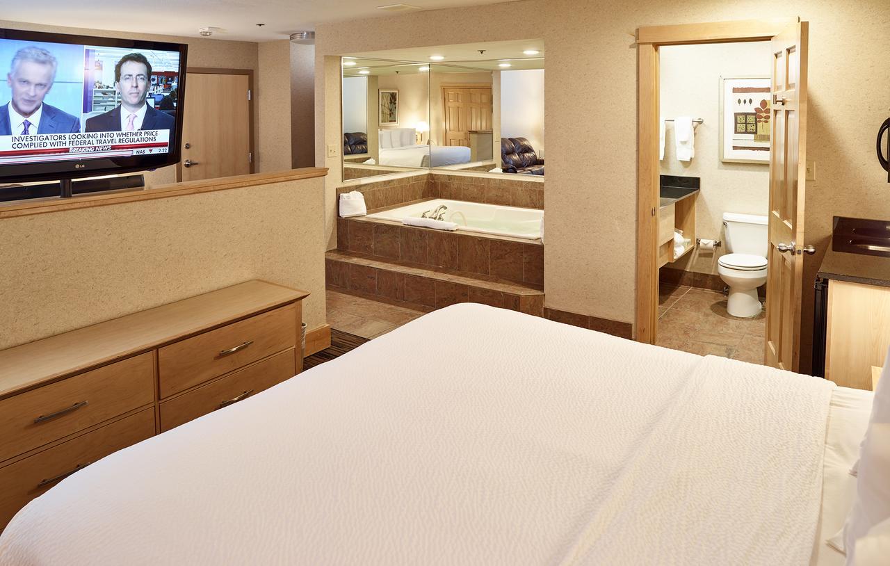 Livinn Hotel Minneapolis North / Fridley Экстерьер фото