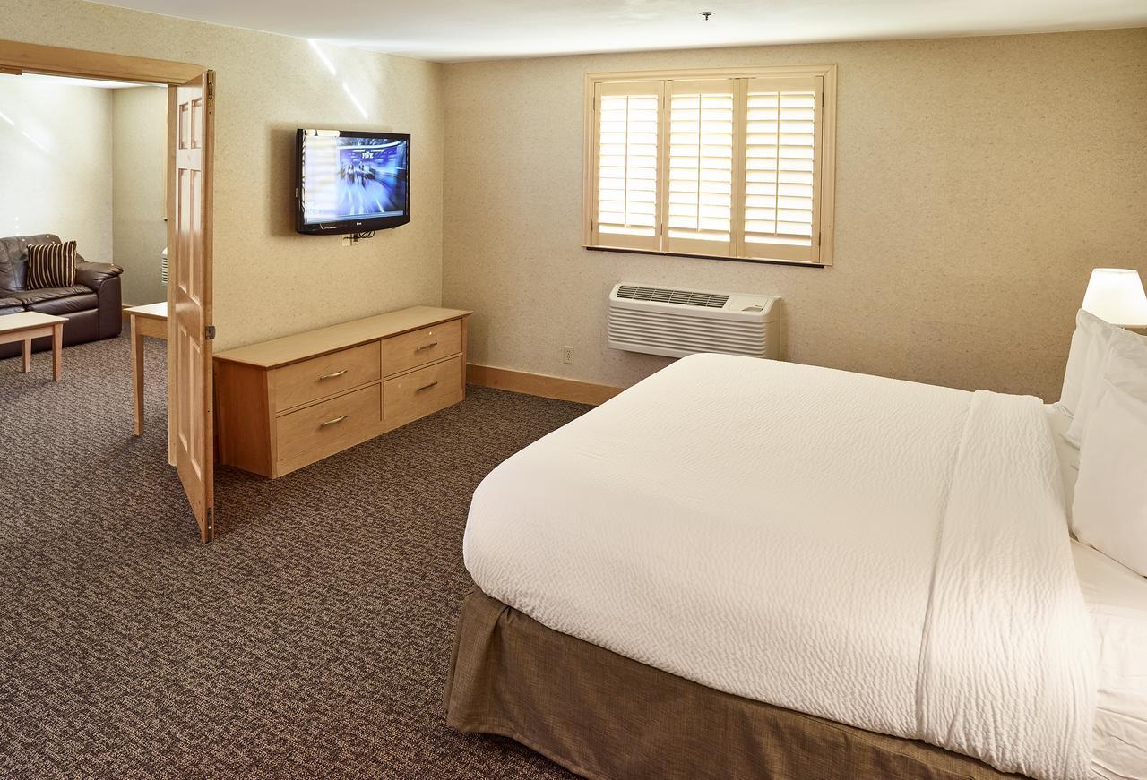 Livinn Hotel Minneapolis North / Fridley Экстерьер фото