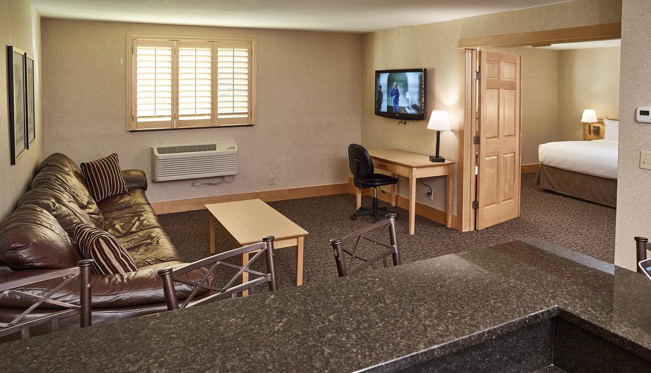 Livinn Hotel Minneapolis North / Fridley Экстерьер фото