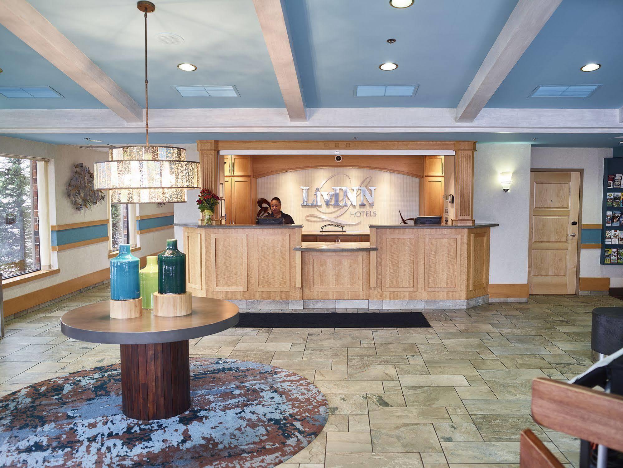 Livinn Hotel Minneapolis North / Fridley Экстерьер фото